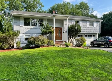 10 Falcon Ct, Livingston, NJ 07039