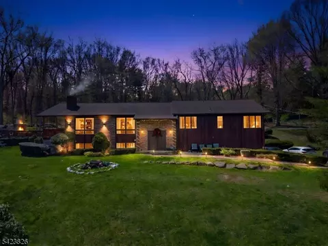 121 Doremus Rd, Oak Ridge, NJ 07438
