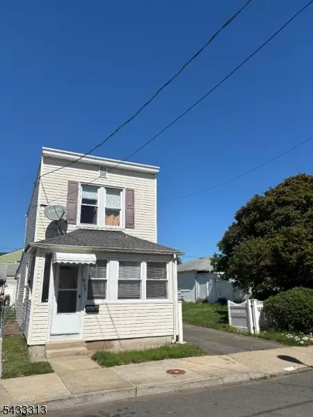 927 Meacham Ave, Linden, NJ 07036