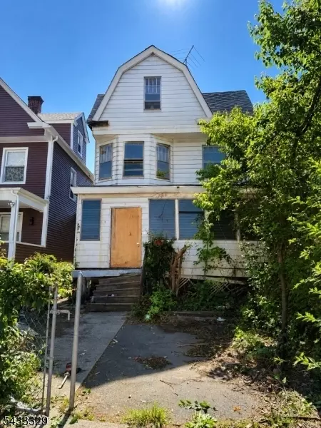 4 N 20th St, East Orange, NJ 07017