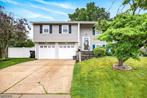 16 10th Ave, Monroe Township, NJ 08831