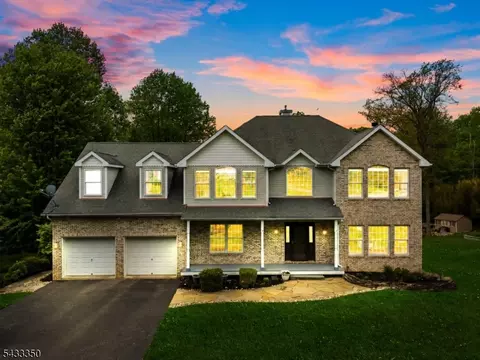 4 Matthew Dr, Sparta, NJ 07871