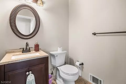 48 Saxton Dr, Hackettstown, NJ 07840 photo 13