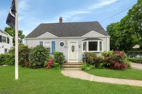 17 Butler Pl, Haskell, NJ 07420 photo 2