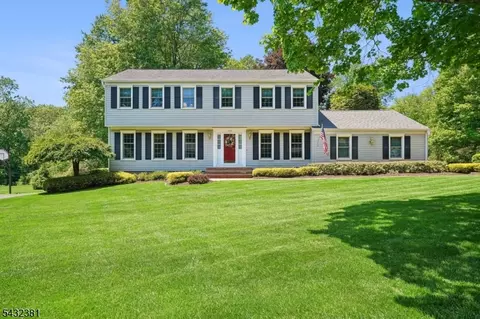 189 Old Farmers Rd, Long Valley, NJ 07853