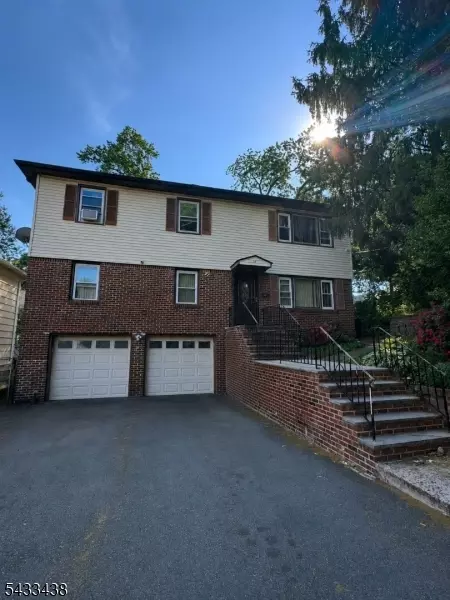 22 Evelyn Ct, Maplewood, NJ 07040