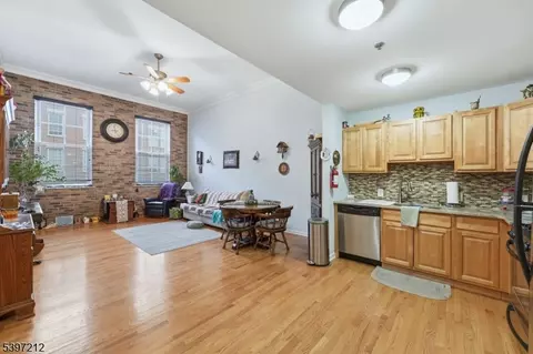 19 Market St #205, Paterson, NJ 07501