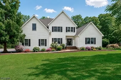 15 Mountainview Dr, Green Twp, NJ 07821