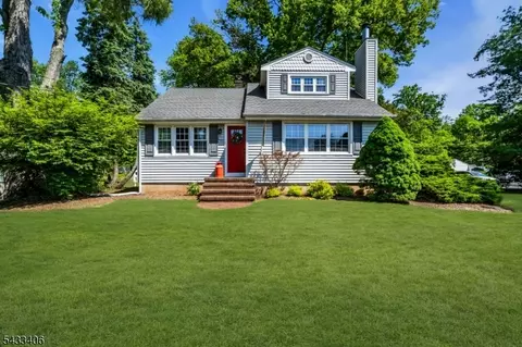 88 Woodlawn Ave, Bridgewater, NJ 08807