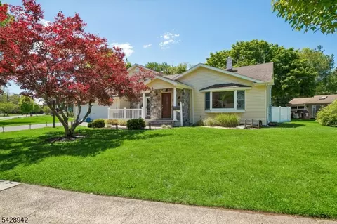 50 Newbrook Ln, Springfield, NJ 07081