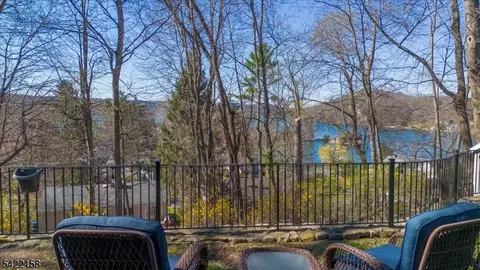 25 Indian Trl, Sparta, NJ 07871