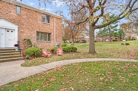Exterior - 31 Troy Dr # B, Springfield, NJ 07081 photo 2 of 3