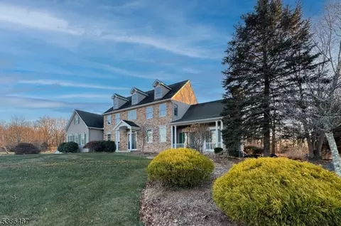 15 Opdyke Rd, Frenchtown, NJ 08825