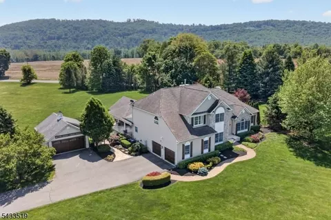 400 Parker Rd, Bloomsbury, NJ 08804