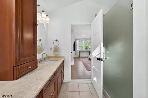 Bath - 18 Pine Ridge Dr, Summit, NJ 07901 photo 3 of 4