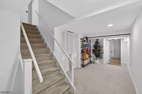 Entry Way - 18 Pine Ridge Dr, Summit, NJ 07901 photo 4 of 4