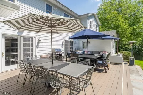 Exterior - 18 Pine Ridge Dr, Summit, NJ 07901 photo 5 of 8