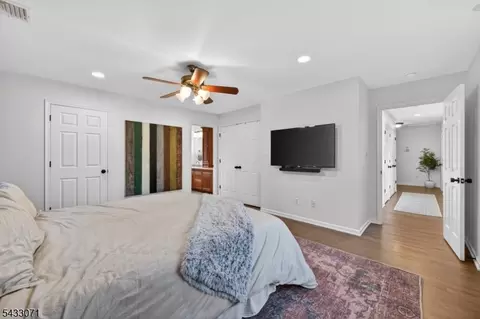 Bedroom - 18 Pine Ridge Dr, Summit, NJ 07901 photo 4 of 9