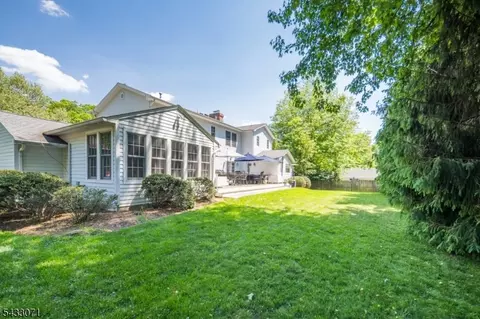 Exterior - 18 Pine Ridge Dr, Summit, NJ 07901 photo 4 of 8