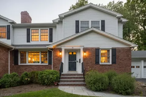 Exterior - 18 Pine Ridge Dr, Summit, NJ 07901 photo 3 of 8