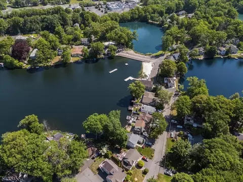 67 Fox Hill Rd, Denville, NJ 07834