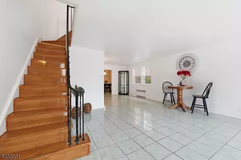 136 W 56th St, Bayonne, NJ 07002