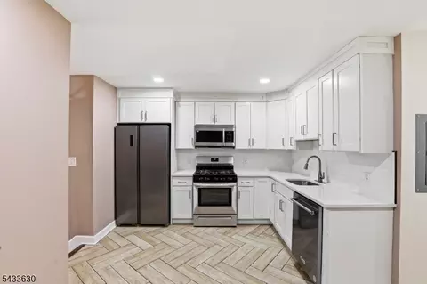 194 Hillside Ave, Newark, NJ 07108