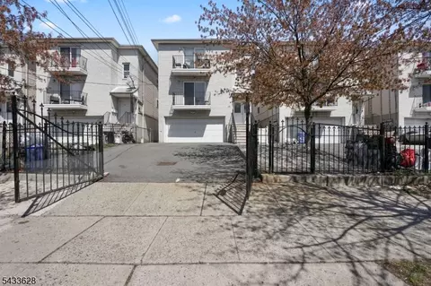 19 Halleck St, Newark, NJ 07104