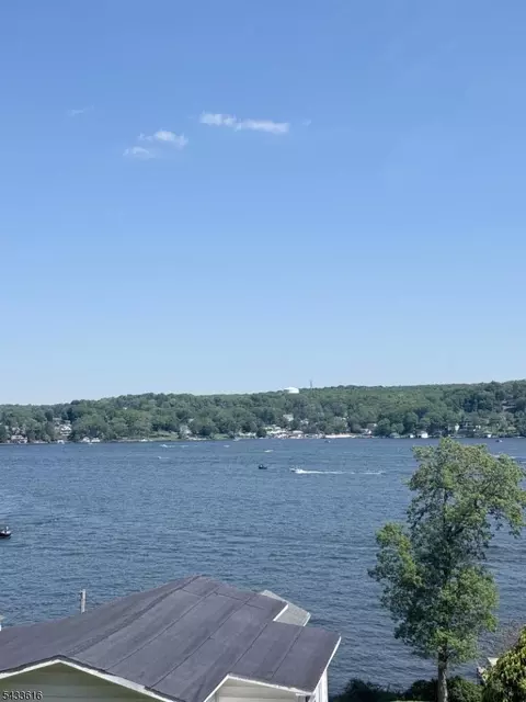 318 Lakeside Blvd, Hopatcong Boro, NJ 07843