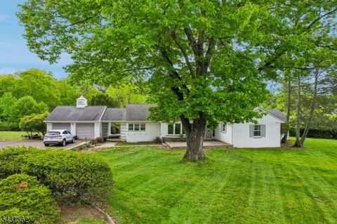 6 Saw Mill Rd, North Haledon, NJ 07508