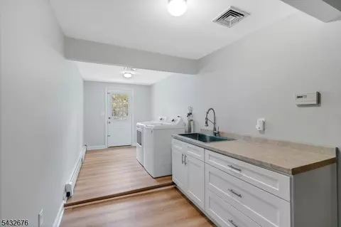 98 Vassar Dr, Paramus, NJ 07652 photo 28