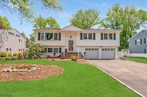 98 Vassar Dr, Paramus, NJ 07652 photo 35