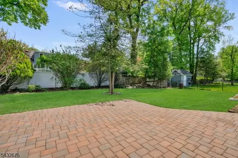 98 Vassar Dr, Paramus, NJ 07652 photo 31