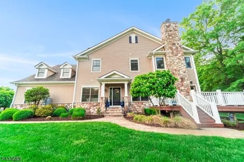32 Cherrywood Ct #7004, Westwood, NJ 07675