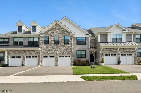 6 Concord Ct, Warren, NJ 07059