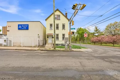 470 14th Ave, Newark, NJ 07106