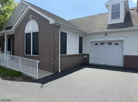 21 Samson Dr, Flemington, NJ 08822
