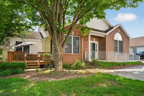 21 Samson Dr, Flemington, NJ 08822