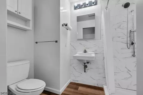 Bath - 79 Dean Rd, Mendham, NJ 07945 photo 2 of 3