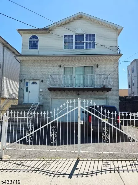 92 E Bigelow St, Newark, NJ 07114