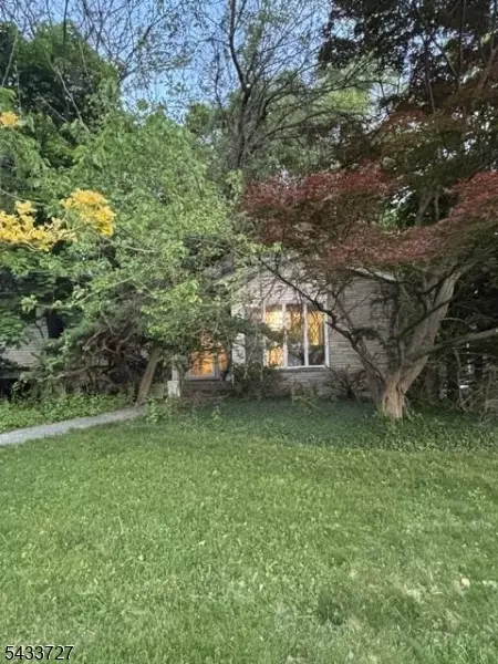 50 Brookside Ave, Caldwell, NJ 07006