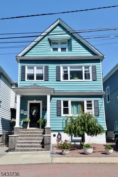 187 W 48th St, Bayonne, NJ 07002