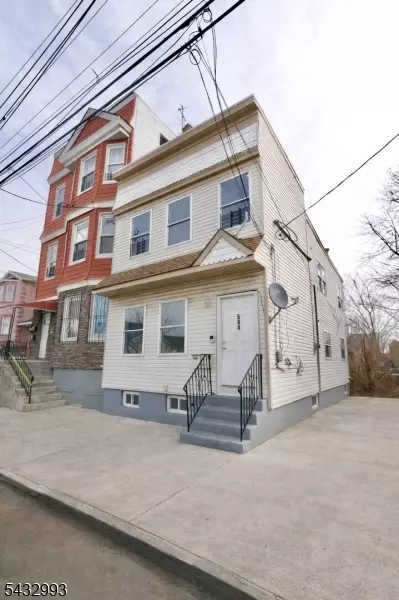 544 S 11th St, Newark, NJ 07103