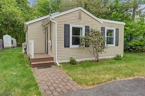 83 Doty Rd, Haskell, NJ 07420