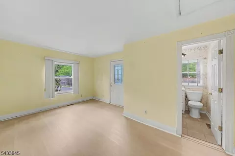 83 Doty Rd, Haskell, NJ 07420 photo 8
