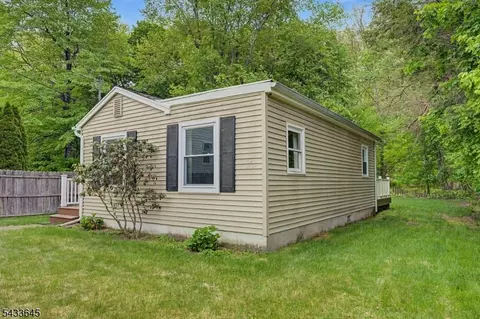 83 Doty Rd, Haskell, NJ 07420 photo 2
