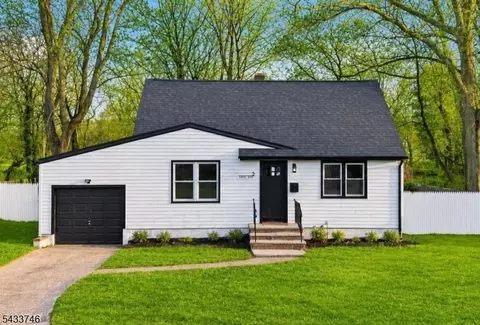 5 Lois Ave, East Brunswick, NJ 08816