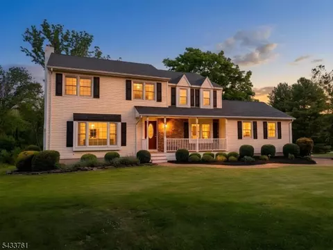 301 Heritage Dr, Whitehouse Station, NJ 08889