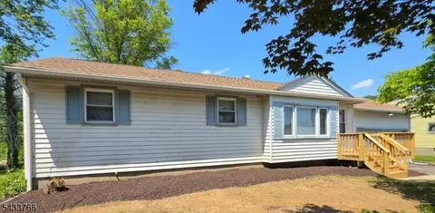 162 Cregar Rd, High Bridge, NJ 08829
