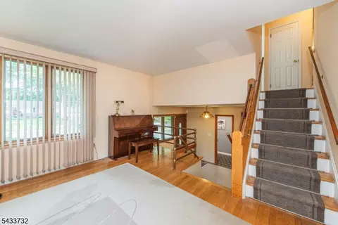 12 Abbott Rd, Wayne, NJ 07470 photo 3